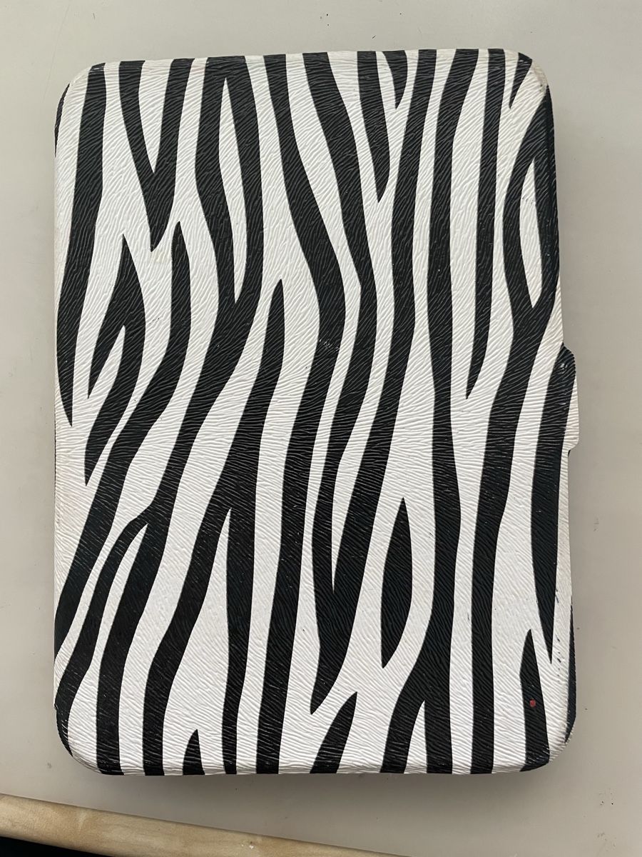 Coques & Protection écran:  Hülle Zebra-Muster für E-Reader  – D'occasion à Sins par 77_gina_77 5