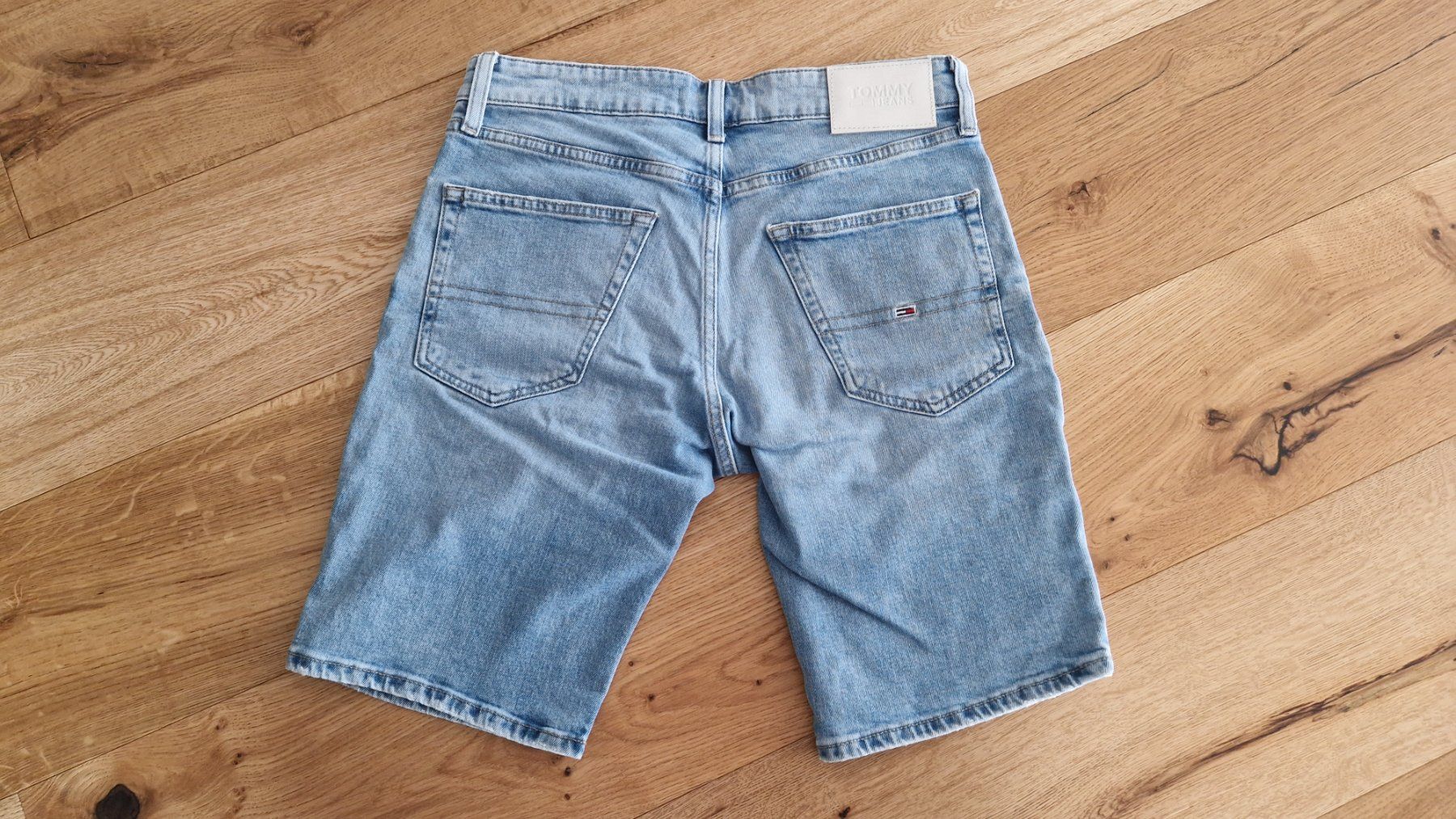 Tommy Hilfiger Jeans: Jeans-Shorts TOMMY HILFIGER, 30 – Nuovo (secondo la descrizione) da Frasnacht venduto da MiraBelle79 2