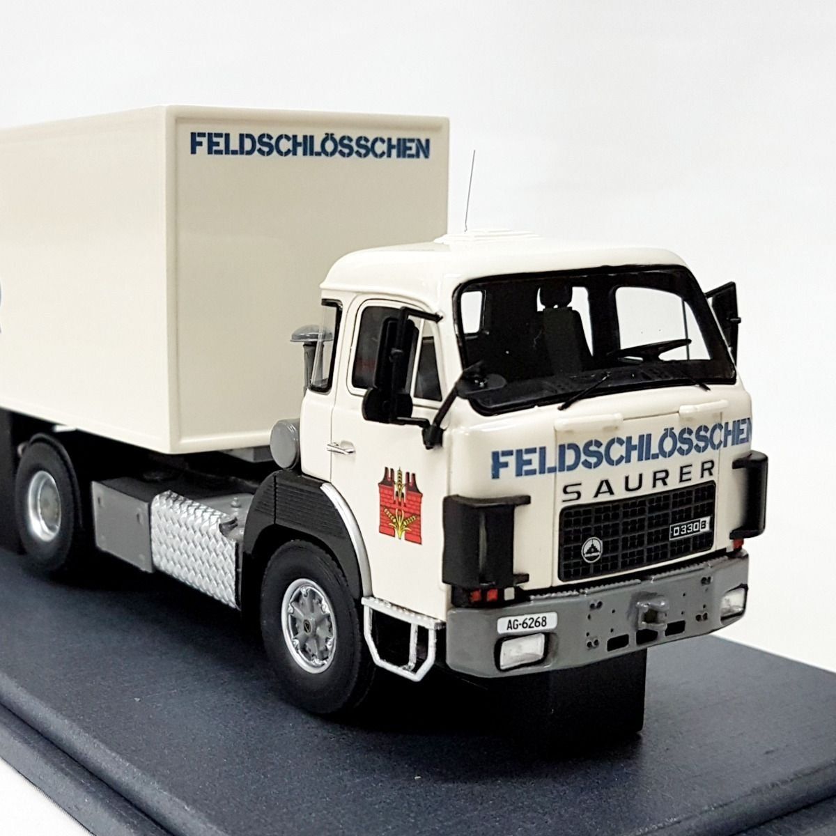 Saurer Modellini d'auto: 1:43 Saurer D330B Frontlenker Sattelzug "Feldschlösschen" – Nuovo e nell'imballaggio originale da Affoltern am Albis venduto da Modellshop-8910 2