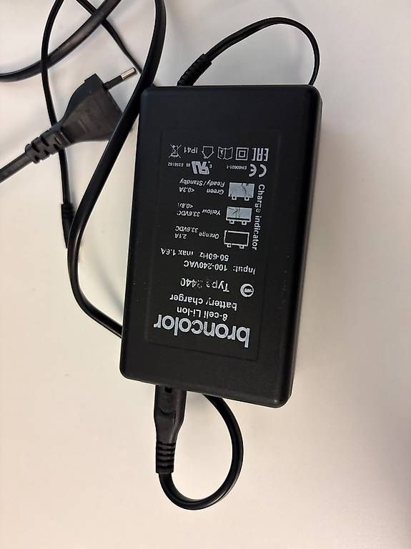 RC Modellbau: Chargeur Broncolor accu Siros 400 – Gebraucht aus Mont-sur-Lausanne von iva_tqk2