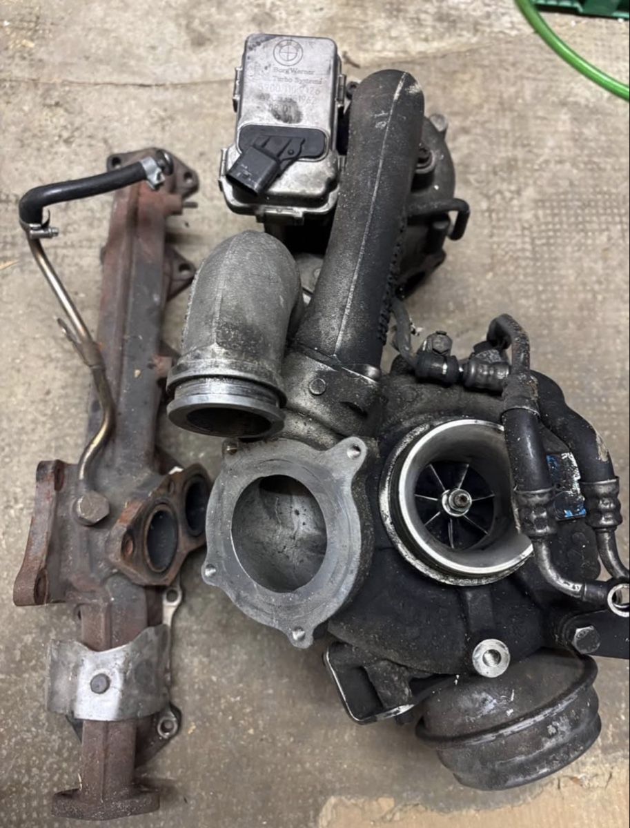 BMW Tutti pezzi di ricambio auto: Turbo compresseur pour bmw X6 40d E71 – Usato da Le Locle venduto da osc_hh52 3
