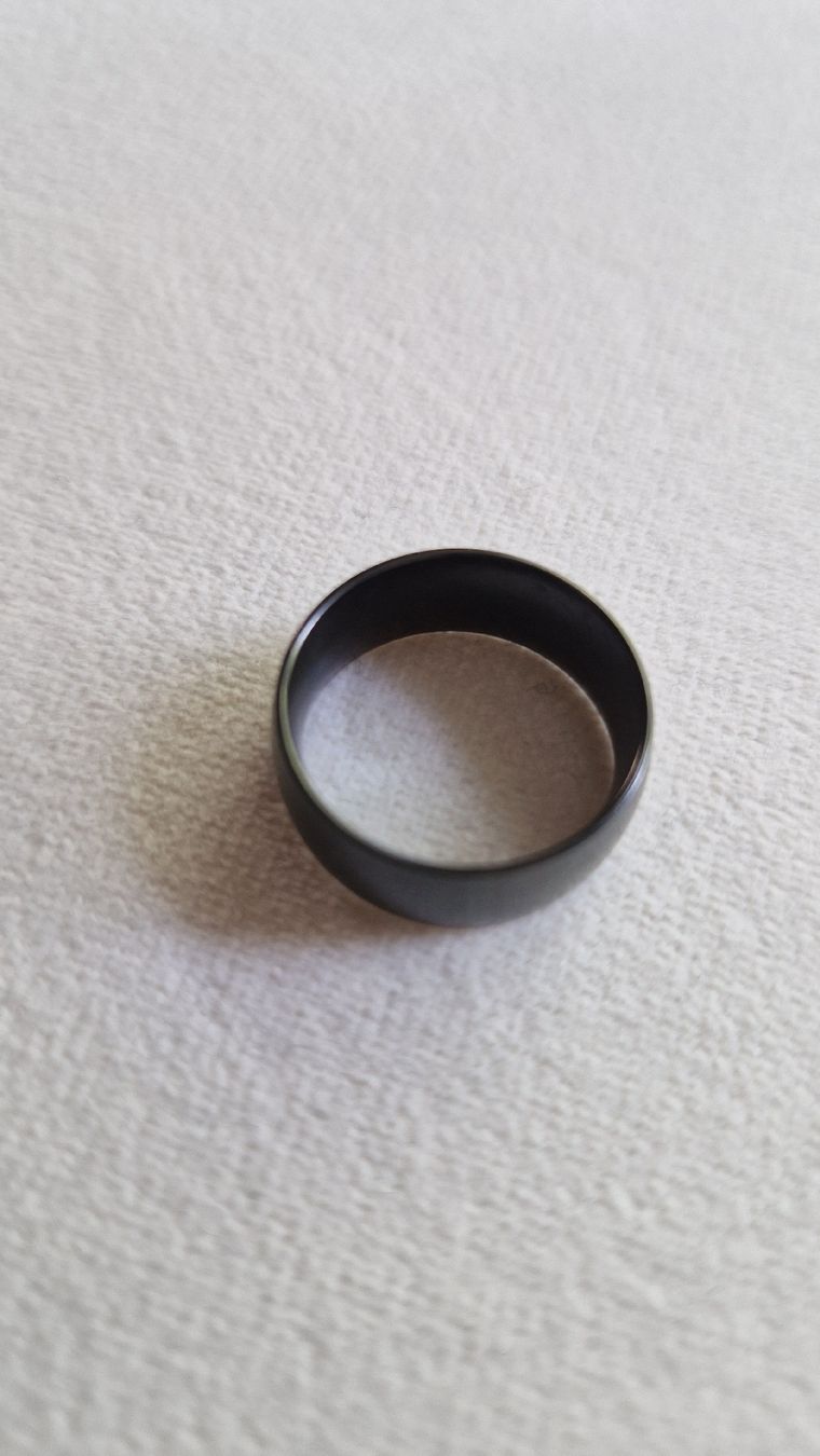 Ringe: NEU: Stylischer Schwarzer Fingerring, Grösse 7 – Neu und originalverpackt aus Safenwil von Lenzburg-Gretzenbach 1
