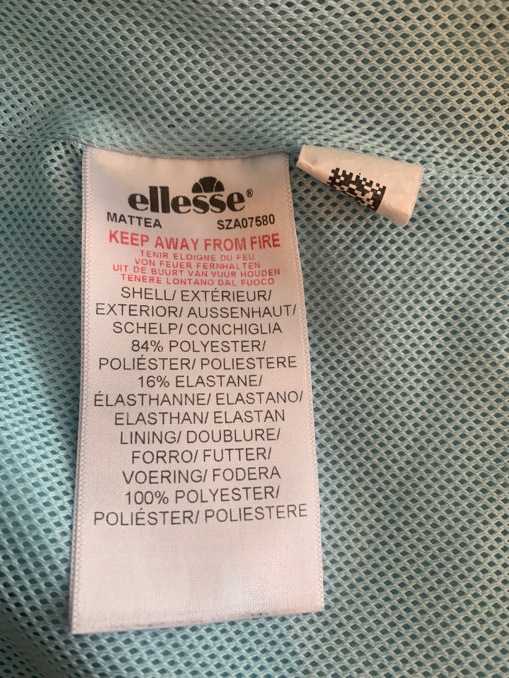 Ellesse Giacche: Ellesse Sport- oder Windjacke, hellblau-marineblau, Gr. S – Usato da Rosshäusern venduto da MiJoDoOl 4