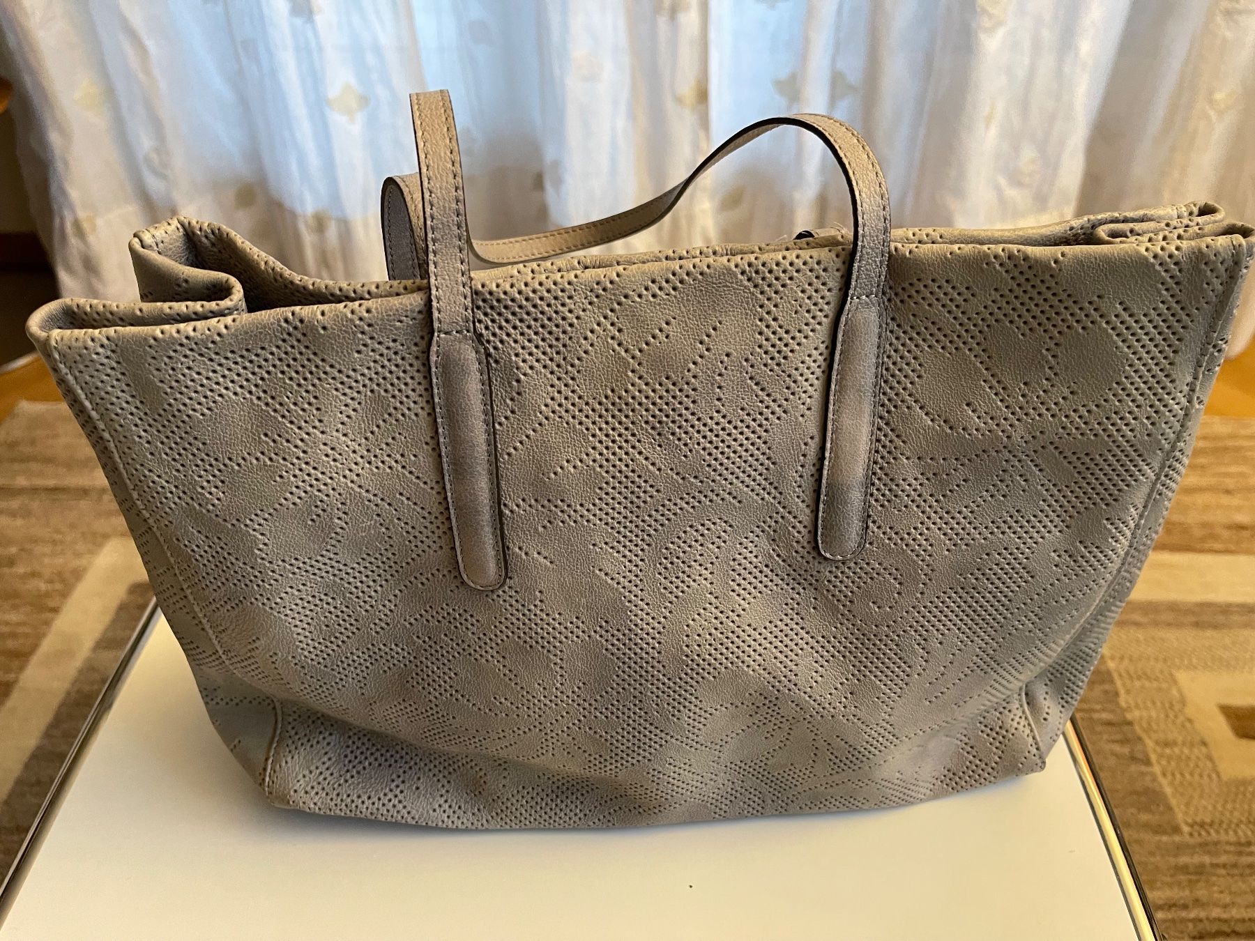 Abro Borse da donna: ABRO Handtasche, hellgraues, gelochtes Leder – Usato da Meggen venduto da tulipe21 1