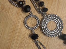 Kette mit Glitzer-Elementen & mehreren Kettensträngen