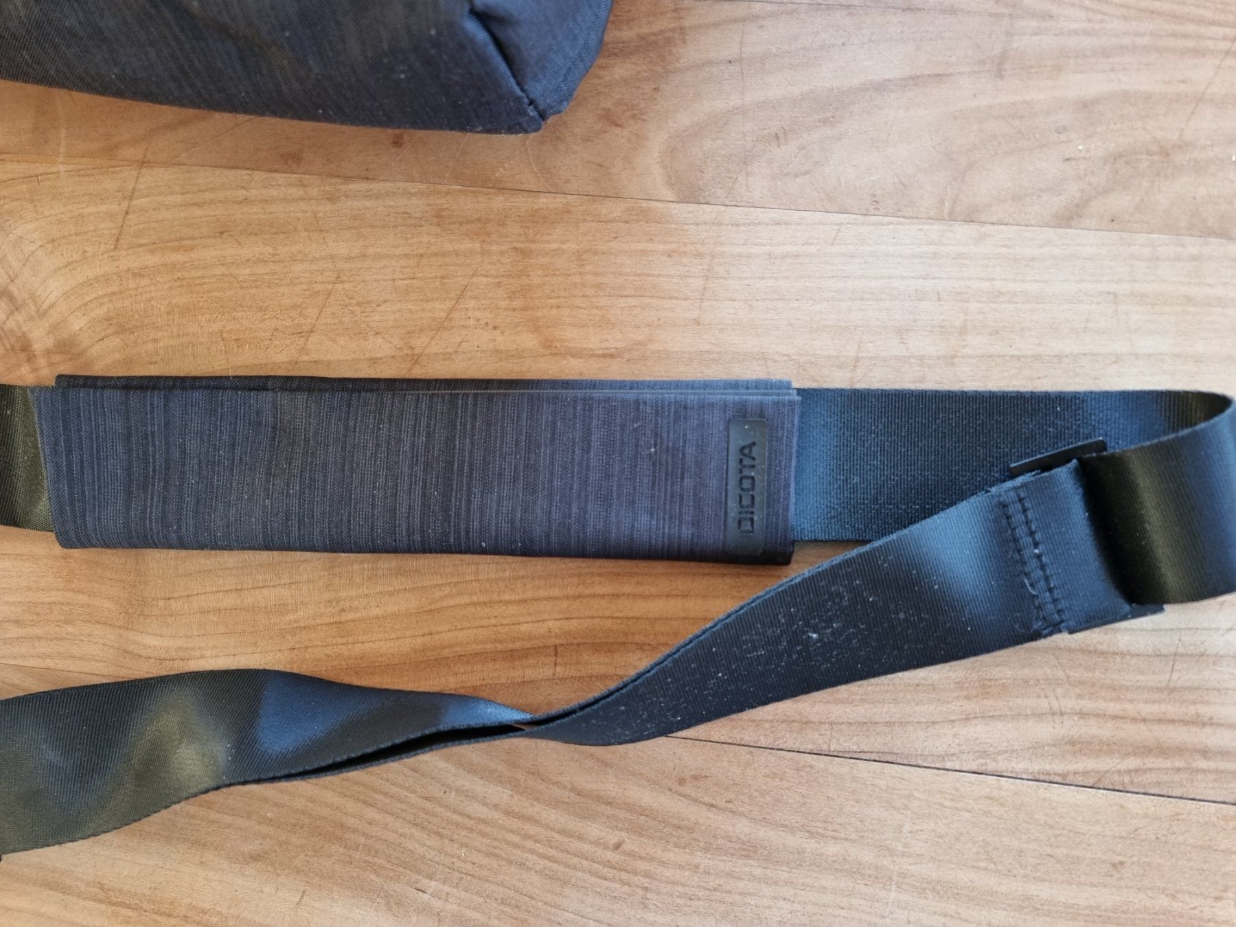 Borse: Dicota LapTop Tasche – Usato da Auenstein venduto da Phans 6