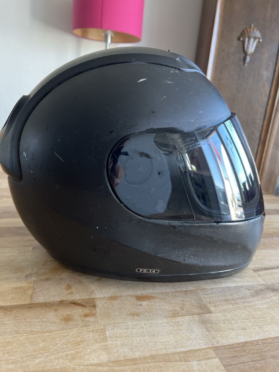 HJC Caschi & visiere: Integralhelm Grösse M gebraucht schwarz Visier dunkel – Usato da st. gallen venduto da ludifigos 1