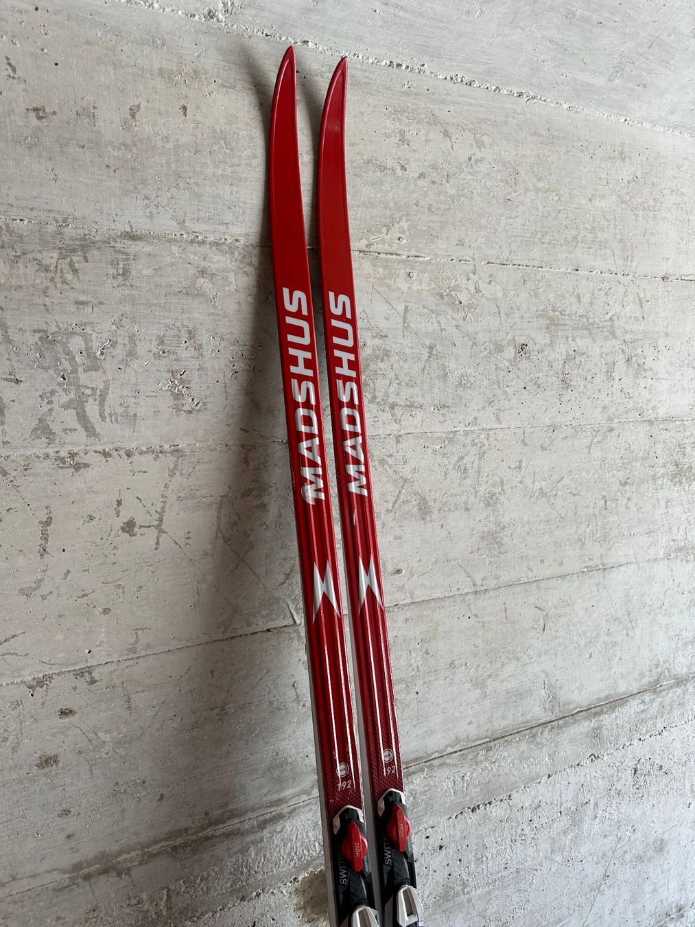 Madshus Sci: Klassisch Langlaufski Madshus 192cm – Nuovo (secondo la descrizione) da Emmenbrücke venduto da karkarkar 1