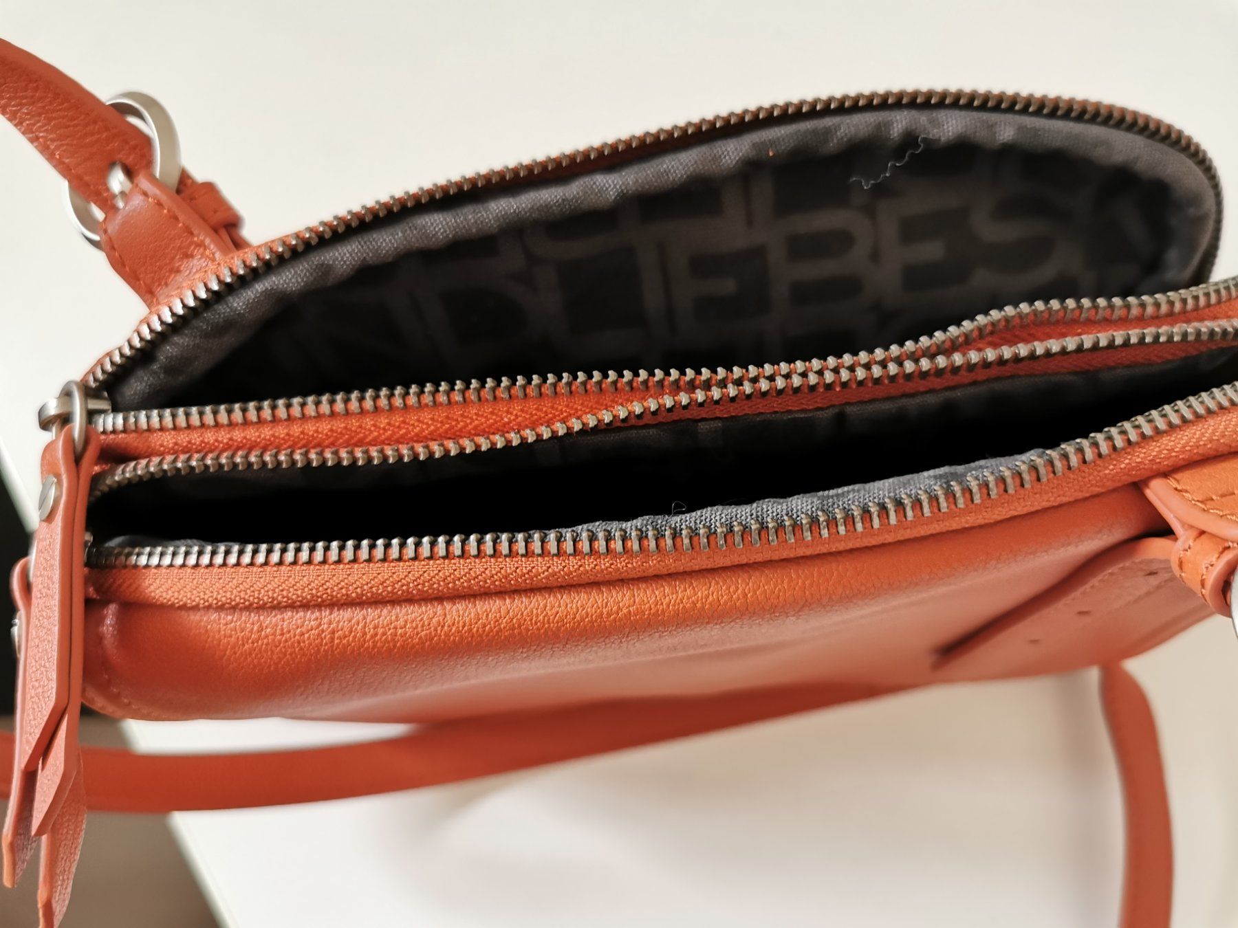 Liebeskind Taschen für Damen: Umhängetasche liebeskind – Neu (gemäss Beschreibung) aus Oberwangen TG von Oshiraz 2