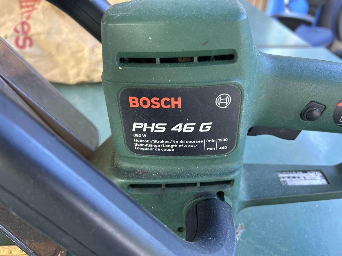 Bosch Tutti gli attrezzi: Bosch Elektro Heckenschere – Usato da Solothurn venduto da muellerbru 2