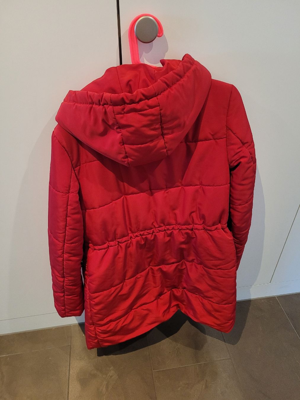Tommy Hilfiger Mäntel: Rote Winterjacke Tommy Hilfiger, Grösse S – Neu (gemäss Beschreibung) aus Oensingen von Szofi82 2