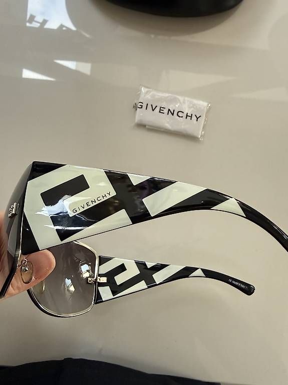 Occhiali & Lenti: Givenchy Sonnenbrille SGV 218 Vintage Original – Usato da Buchberg venduto da the_w8gy 3