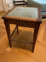 Hocker Holz mit Sitzfläche ca. 35x35 cm gut erhalten