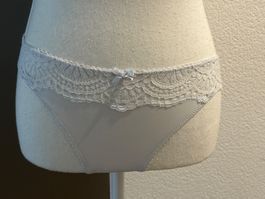 Damen Slip weiss mit Spitzen