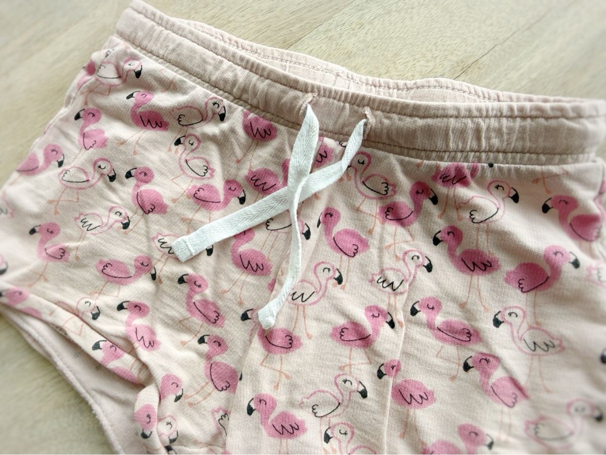 H&M Pantalons: 2 Baumwoll-Shorts Mädchen Gr. 86 – D'occasion à Eggenwil par Lissi82 1