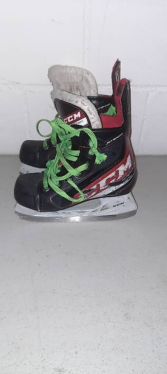 Patins à glace: CCM Grösse 12 – D'occasion à Bettlach par FredMarti13 1
