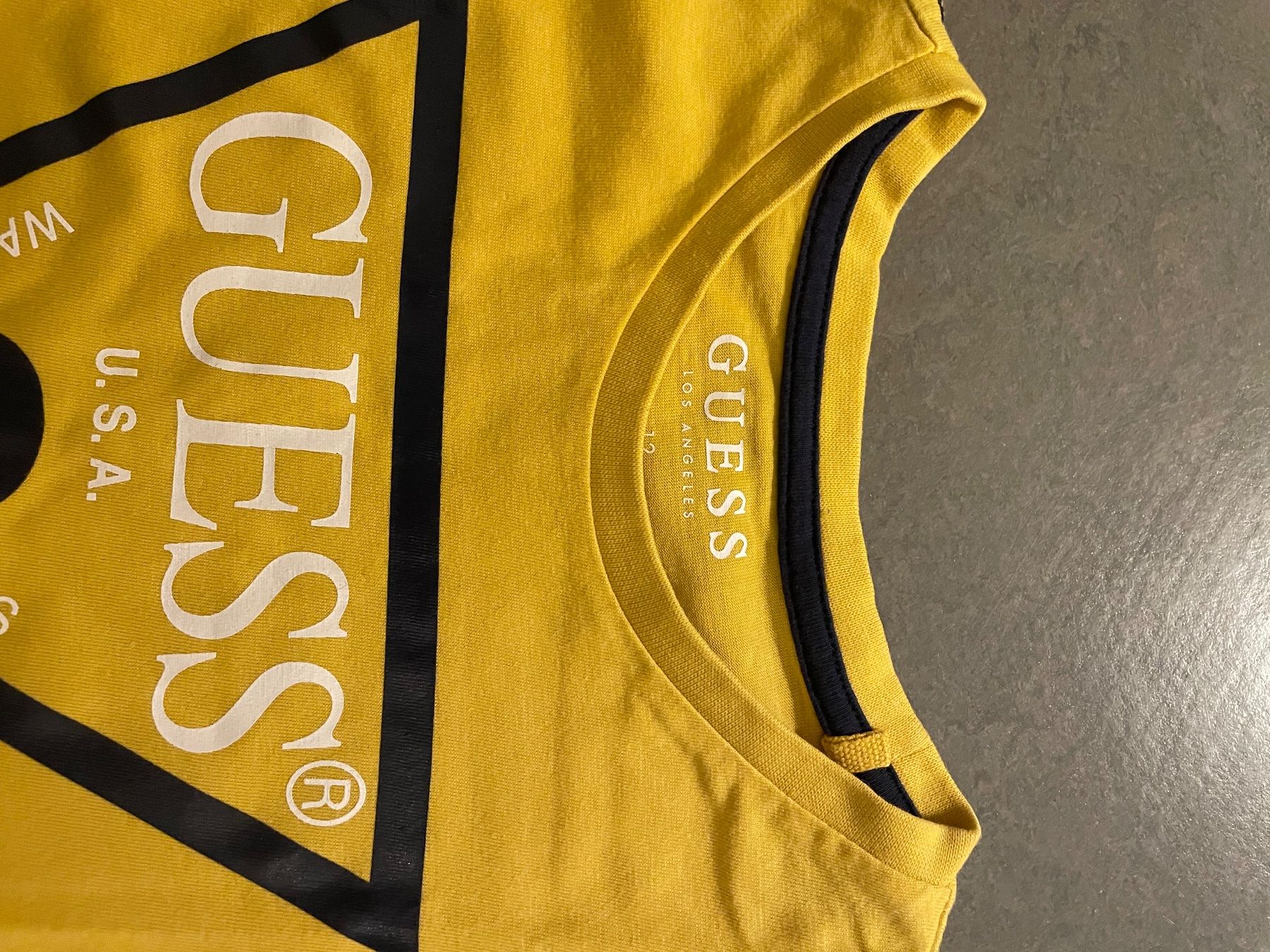 Guess Camicie, T-shirt & Polo: Guess T-shirt – Usato da Zürich venduto da Ivona3 1