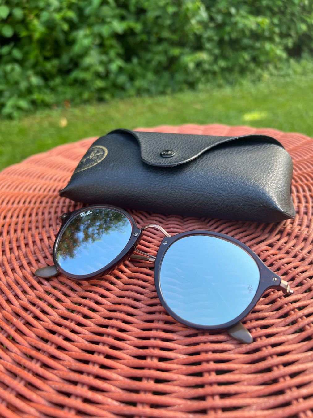 Occhiali & Lenti: Ray Ban Sonnenbrille mit Etui – Usato da Wallisellen venduto da Val1990
