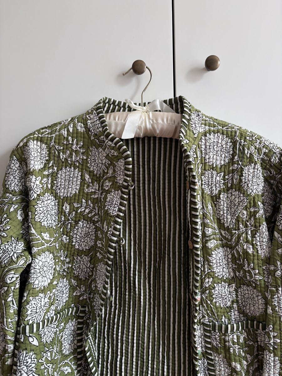 Giacche: Grüne Steppjacke in Blumenmuster, Grösse S – Usato da Zürich venduto da Sera.13 2