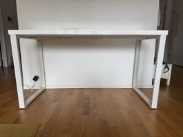 Schreibtisch ideal für das Homeoffice 