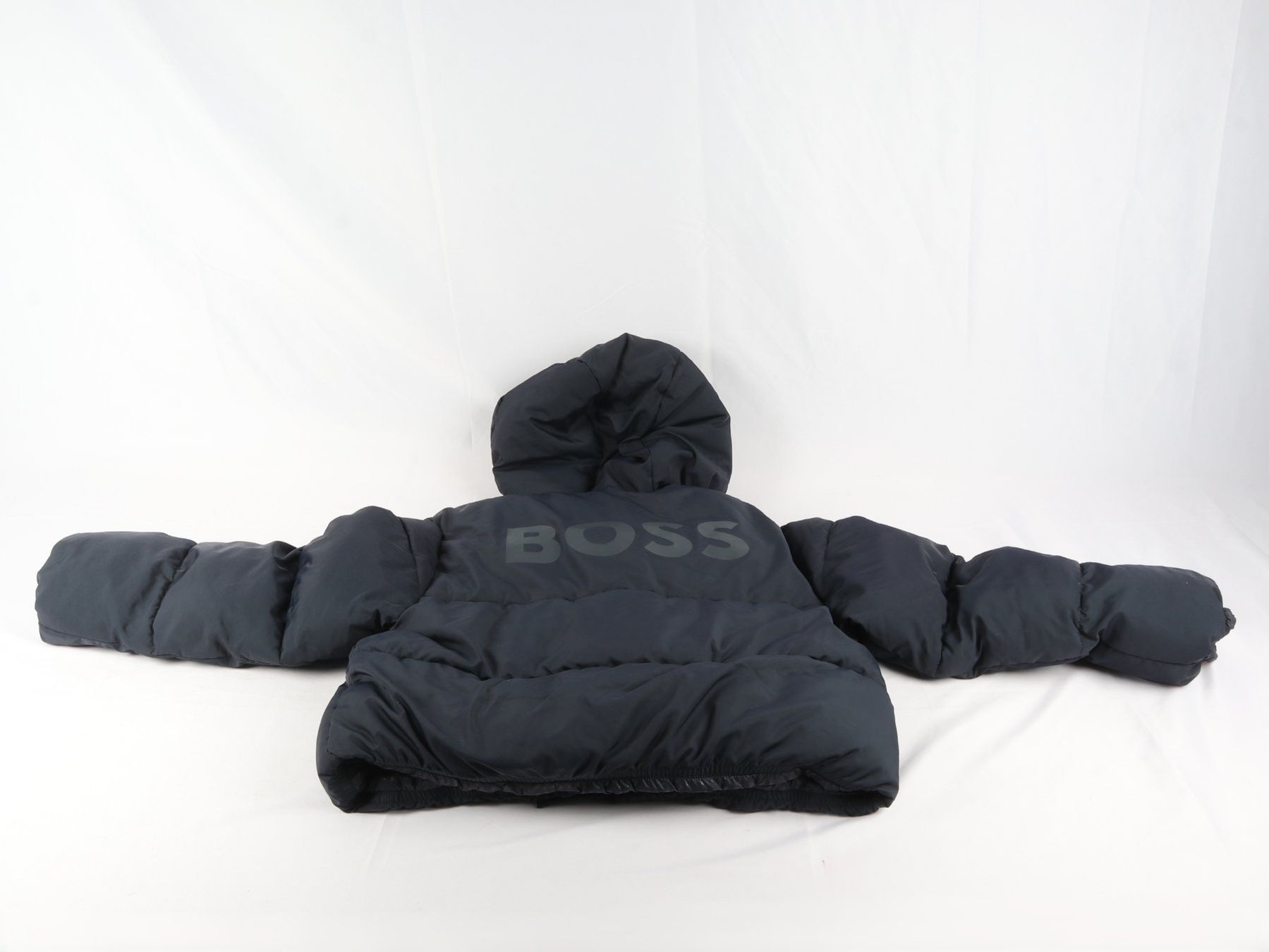 Hugo Boss Giacche: HUGO BOSS Daunenjacke Navyblau – Nuovo (secondo la descrizione) da Steinen venduto da Restwert_Steinen