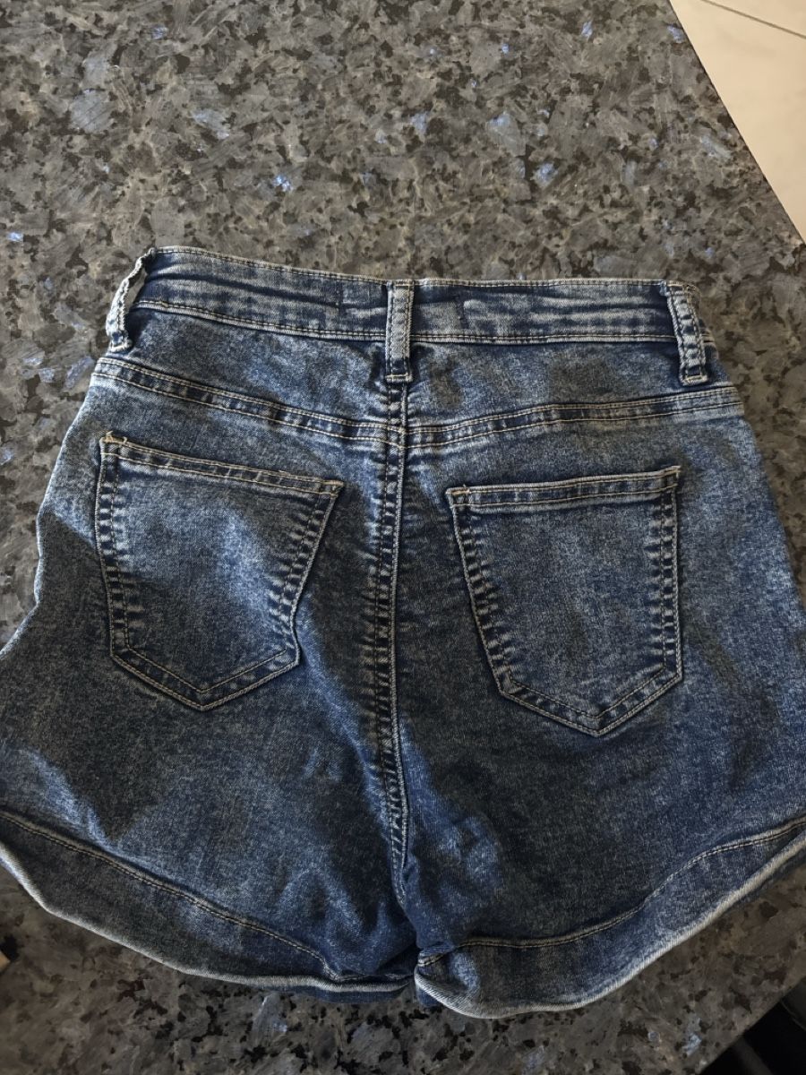 Tally Weijl Kleiderpakete: Lots de Shorts Tally Weijl  – Neu (gemäss Beschreibung) aus Malleray von sam_9bkx 2