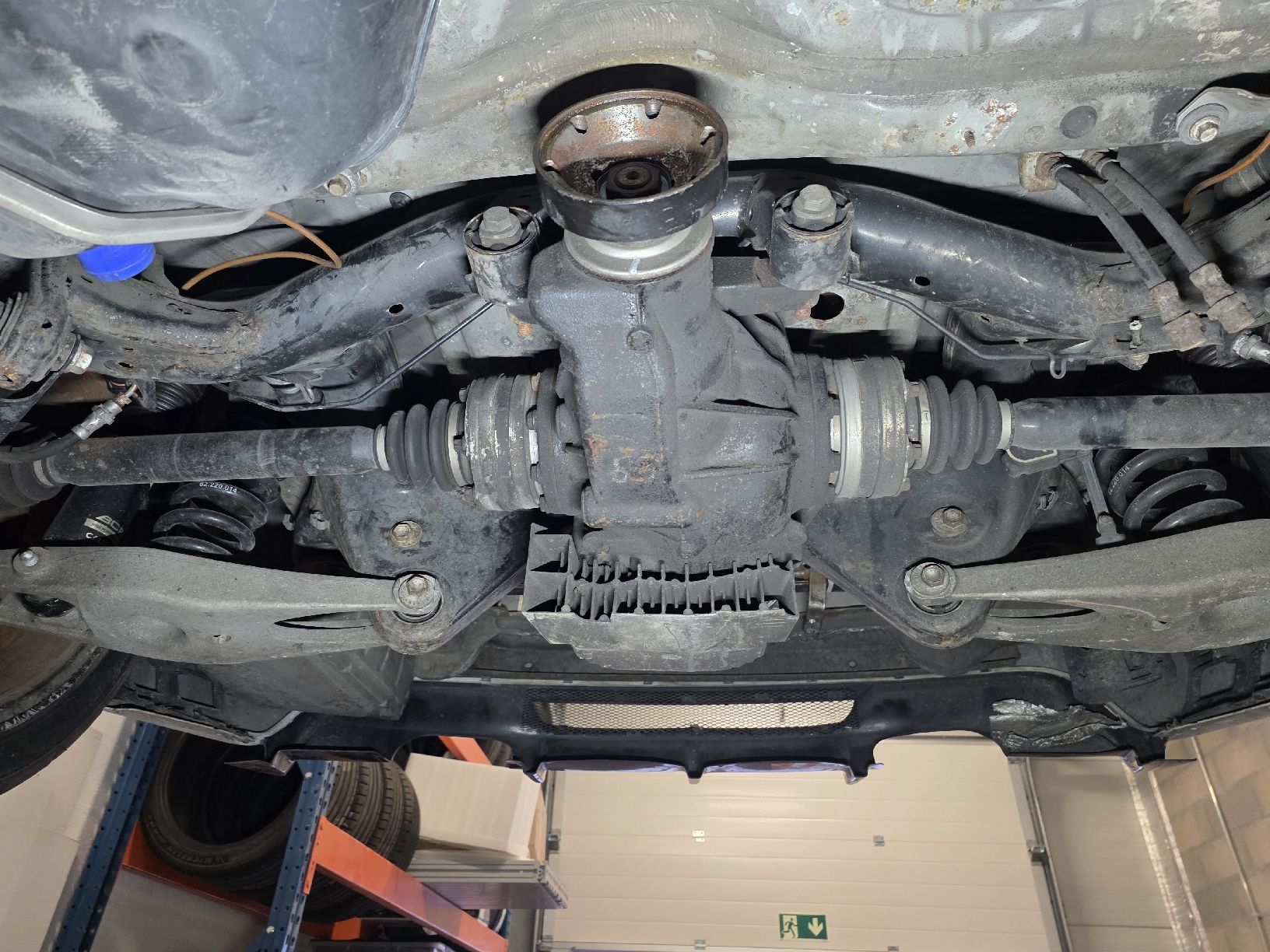BMW Tutti pezzi di ricambio auto: pont arrière m3 e92 – Usato da Eclépens venduto da raf_f8vs