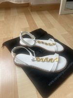 Caryatis weisse Ledersandalen mit Gold-Appliken Gr. 39