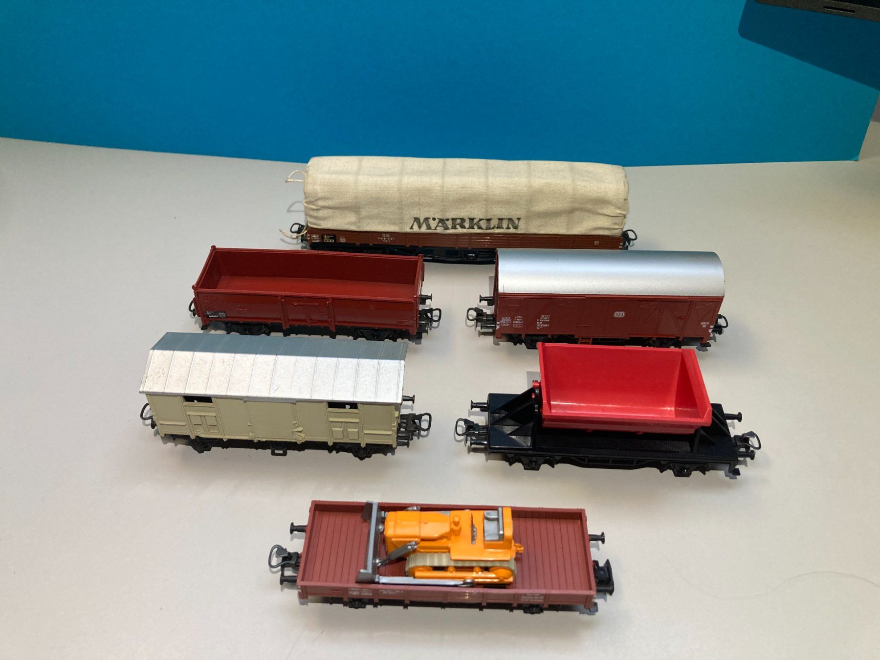 Märklin Modelleisenbahnen: Märklin HO Güterwagen Sammlung, 6 Stück, – Gebraucht aus Basel von tin_yv5x
