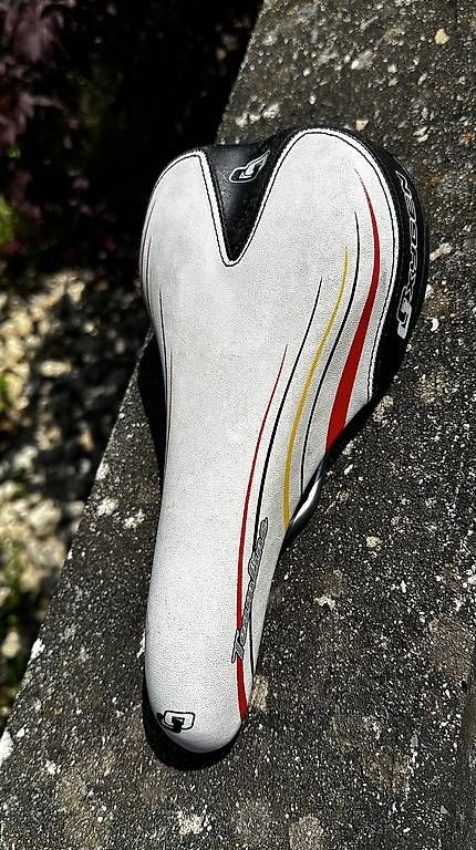 Pezzi di ricambio: Selle de vélo – Usato da La Sarraz venduto da Mr.Pink70