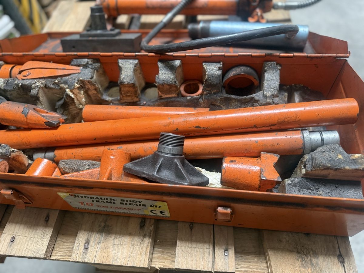 Tutti gli attrezzi: Hydraulic Body – Usato da Horriwil venduto da Carrera68 7