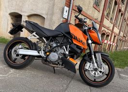 KTM 990 Super Duke Motorrad, LC8-V2, Naked Bike ab 1999.—