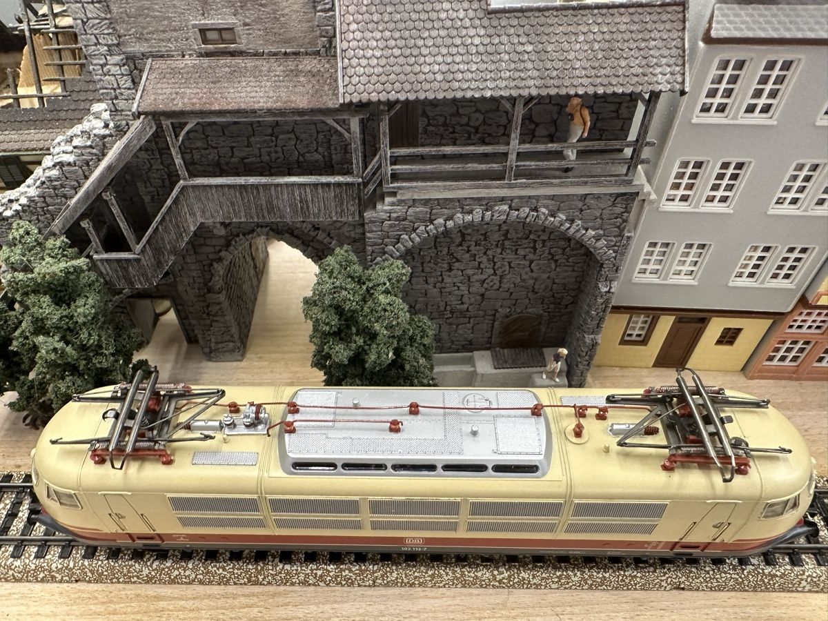Märklin Modellini di ferrovie: Märklin 3354 DB BR 103 TEE – Nuovo (secondo la descrizione) da Lupsingen venduto da New-Haven 2