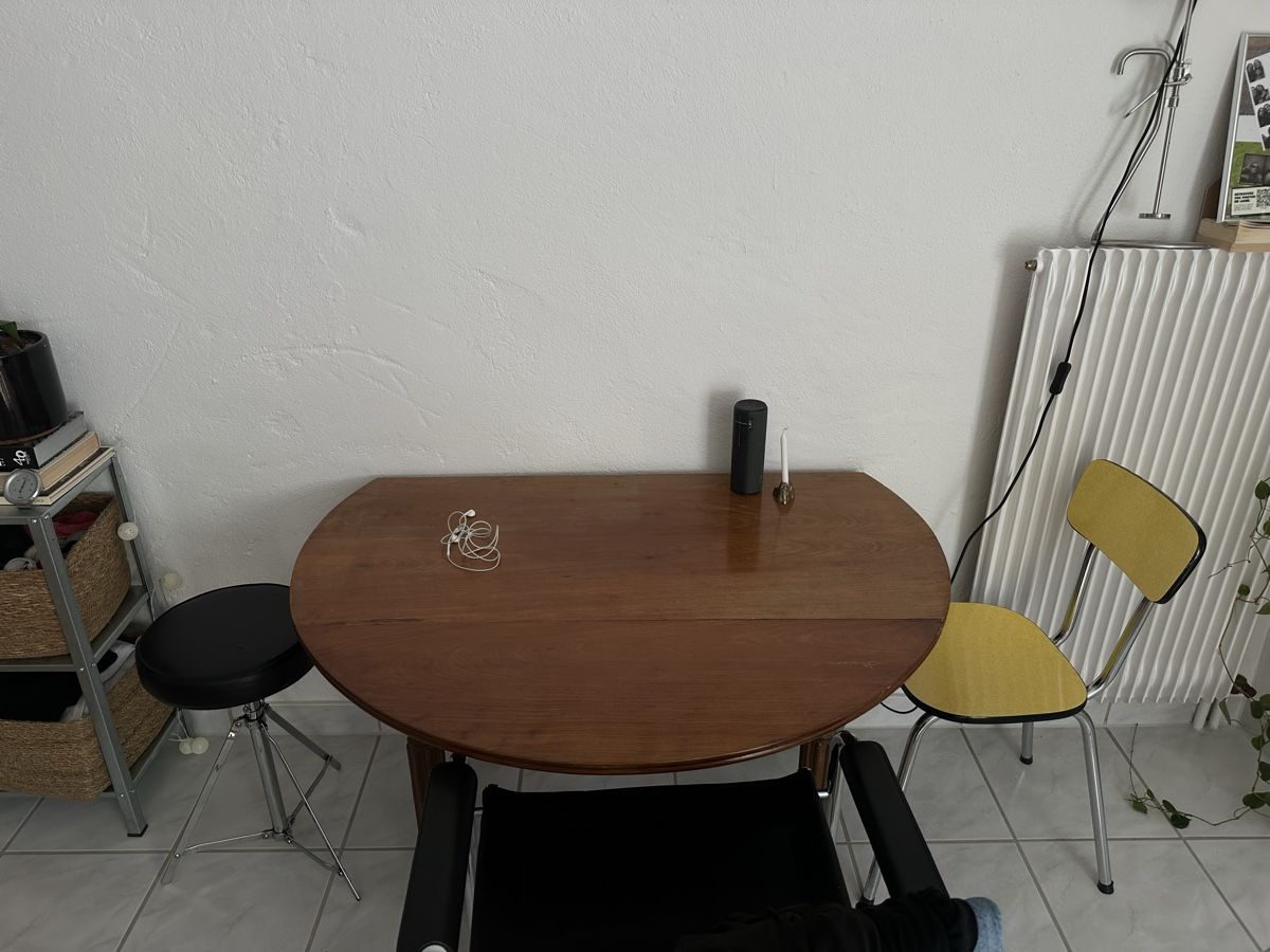 Tavoli: Antiker Klapptisch aus Holz, oval – Usato da Bern venduto da ebove 1