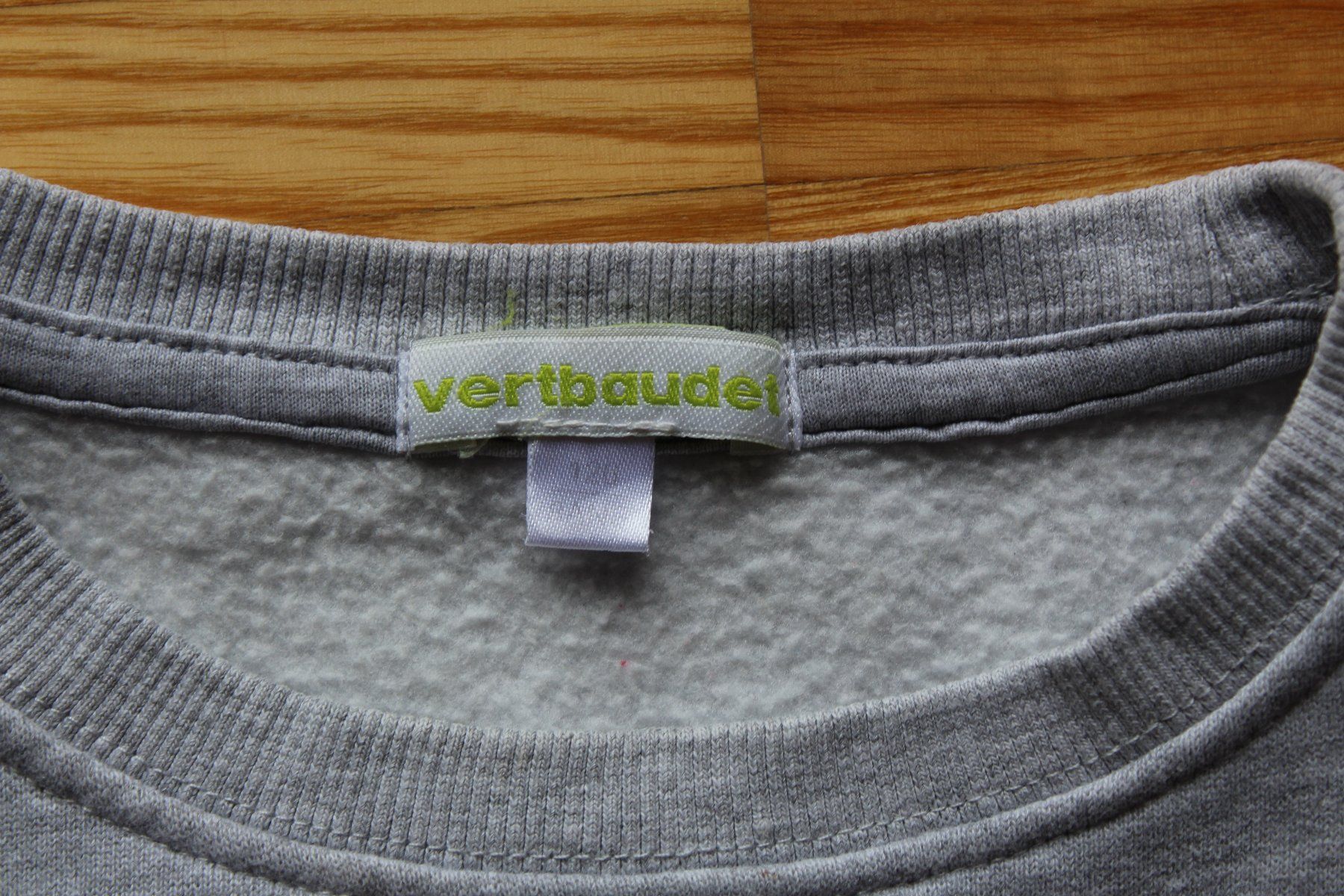 Maglioni & Felpe: Pulli 116 Vertbaudet – Usato da Walliswil-Nbipp venduto da Speer516 1