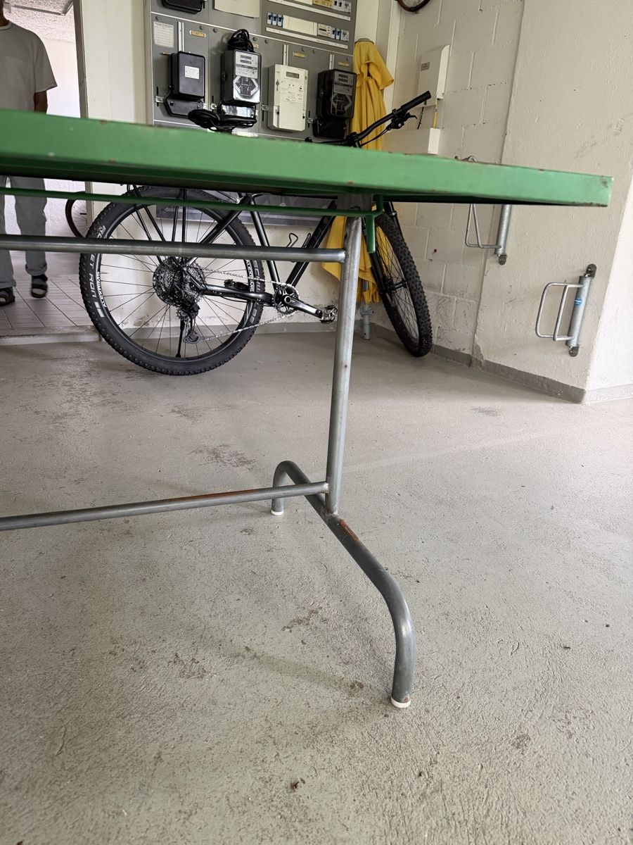 Tavoli: Klappbarer Gartentisch aus Metall – Usato da St. Gallen venduto da Miss_Jane_Marple 1