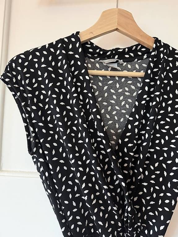 Vestiti: SCHWARZ-WEISSES WICKELKLEID – Usato da Zürich venduto da Nadgb1303 1