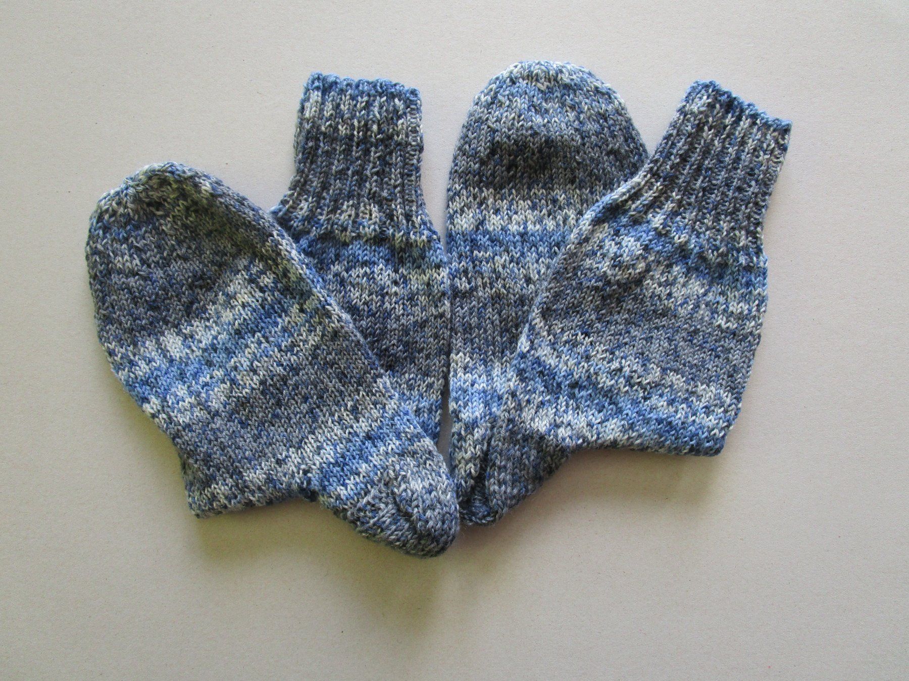 Calze: handgestrickte Socken Gr. 44/45 – Nuovo (secondo la descrizione) da Ursenbach venduto da gruenblau 1