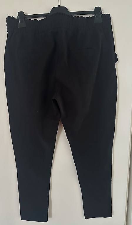 Pantaloni: Elegante, schwarze HOSE. Gr. 42 – Usato da Flawil venduto da mar_9chb 2