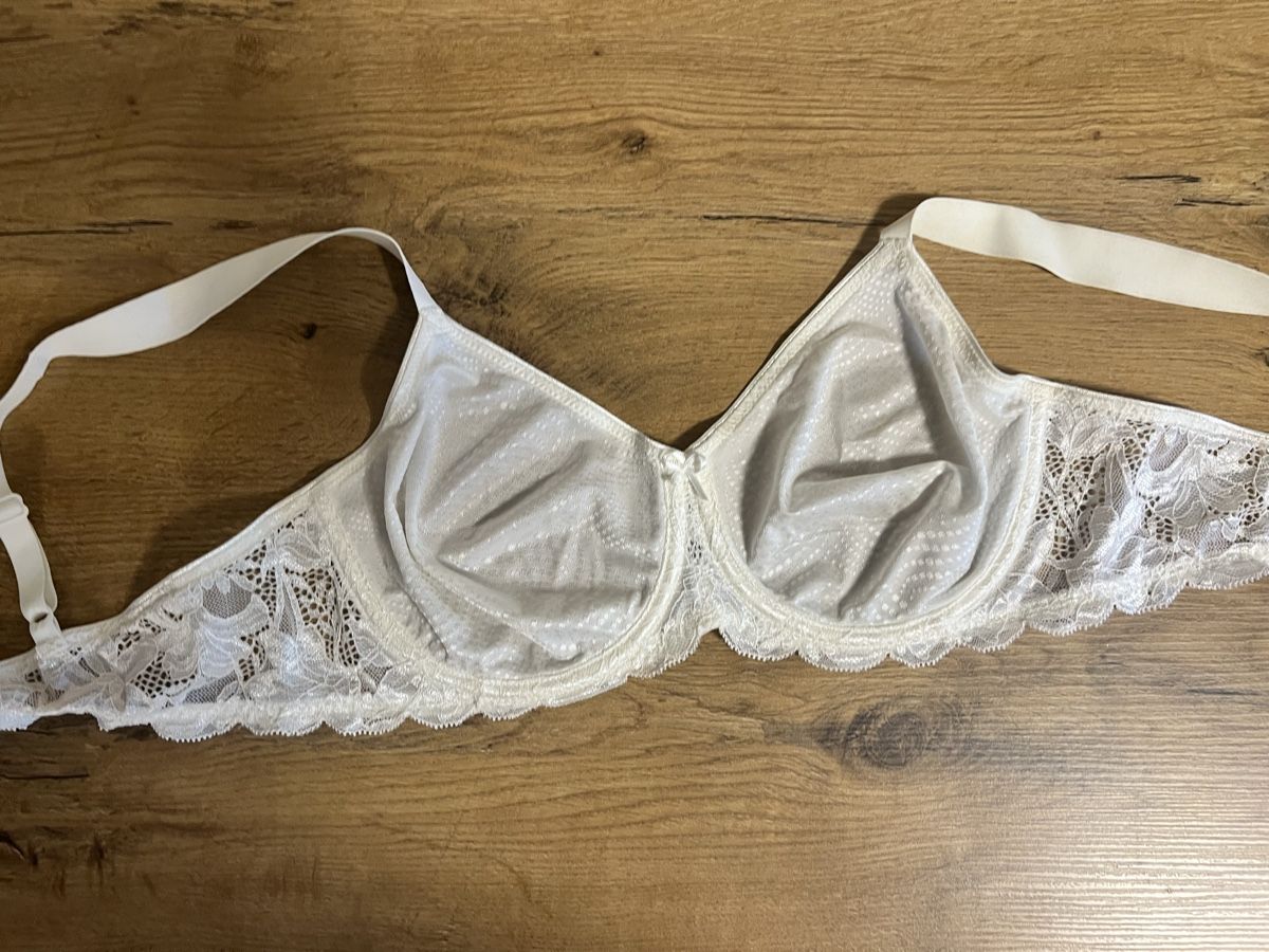 Triumph Sonstige Unterwäsche: Triumph BH weiss Spitze Grösse 85 C , Minimizer – Neu (gemäss Beschreibung) aus Oeschgen von Elmermo