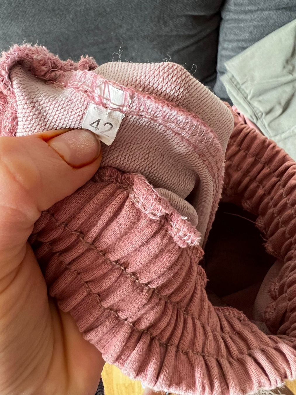 Anzüge & Kostüme: Rosa Anzug S/XS – Gebraucht aus Riehen von edu_92w7 9