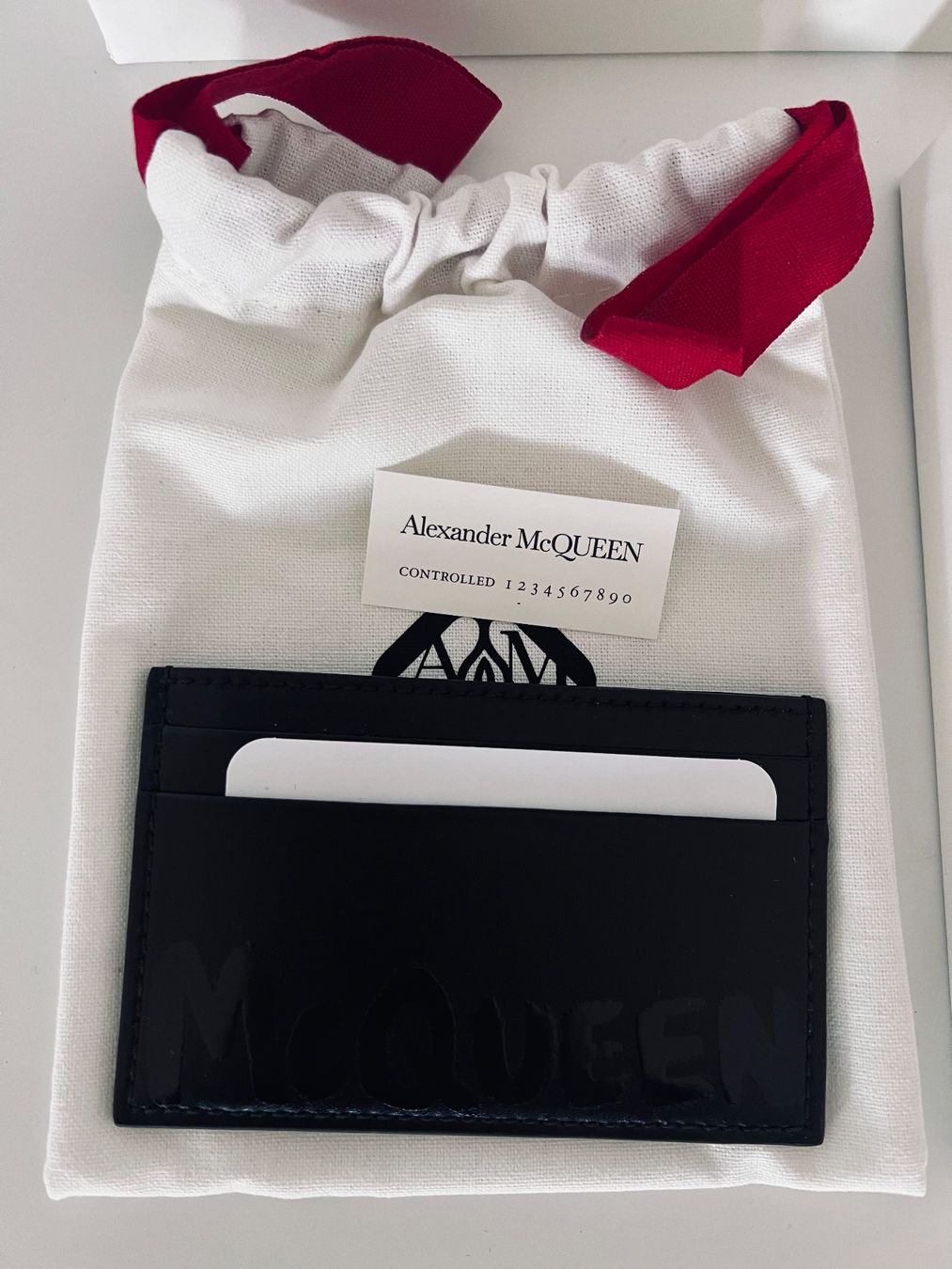 Alexander Mcqueen Portafogli: Alexander McQueen logo-print cardholder – Nuovo e nell'imballaggio originale da Lausanne venduto da ipanema23
