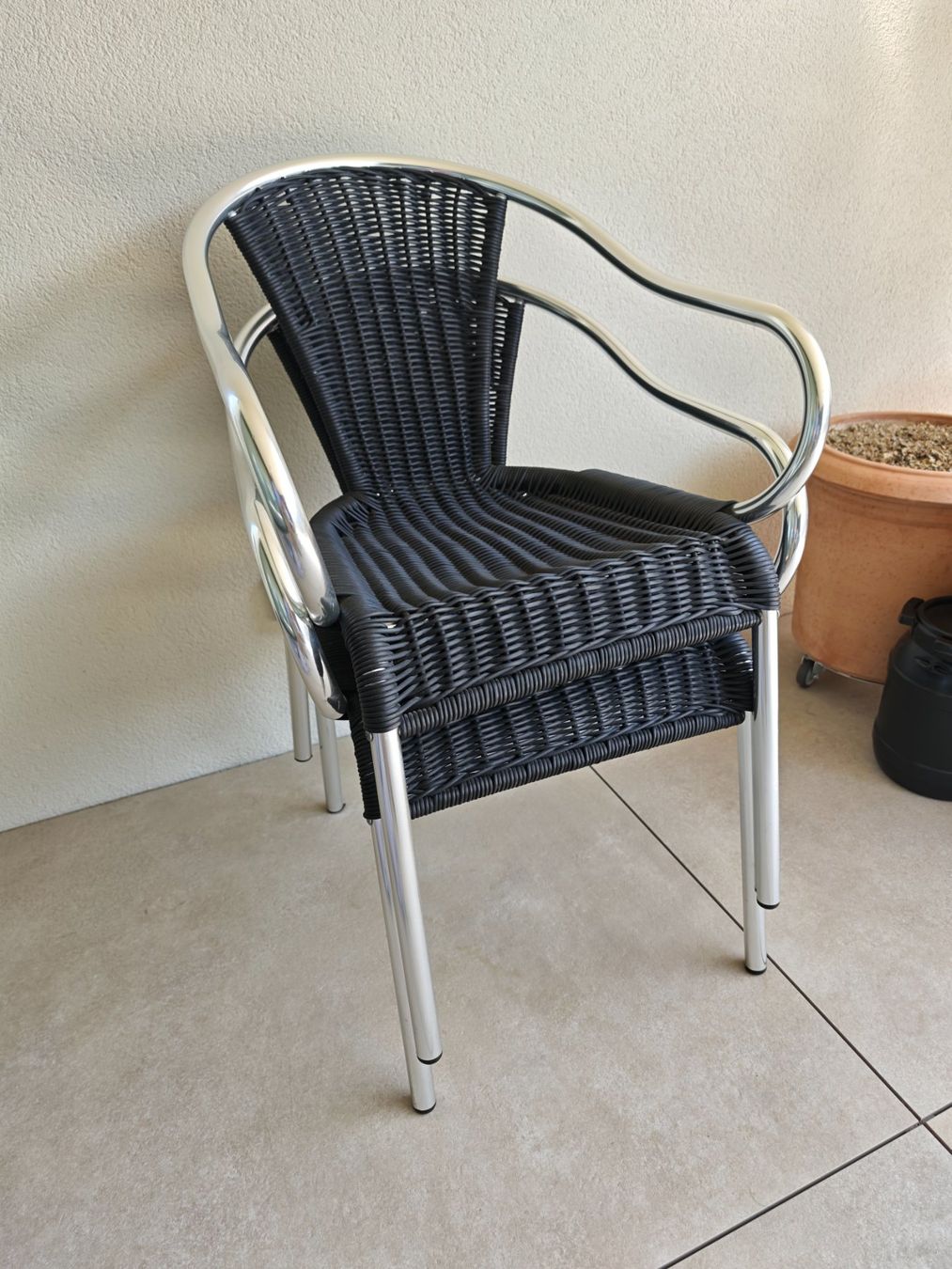 Set di tavolo e panche: Outdoor runder Tisch und 4 Stühle – Usato da Cham venduto da garom 1