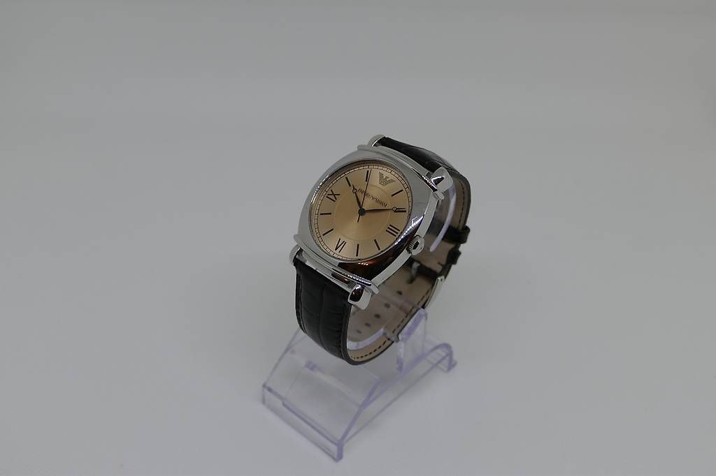 Armani Orologi: Montre Armani sur cuir – Usato da lausanne venduto da ExpressionOfTime 1
