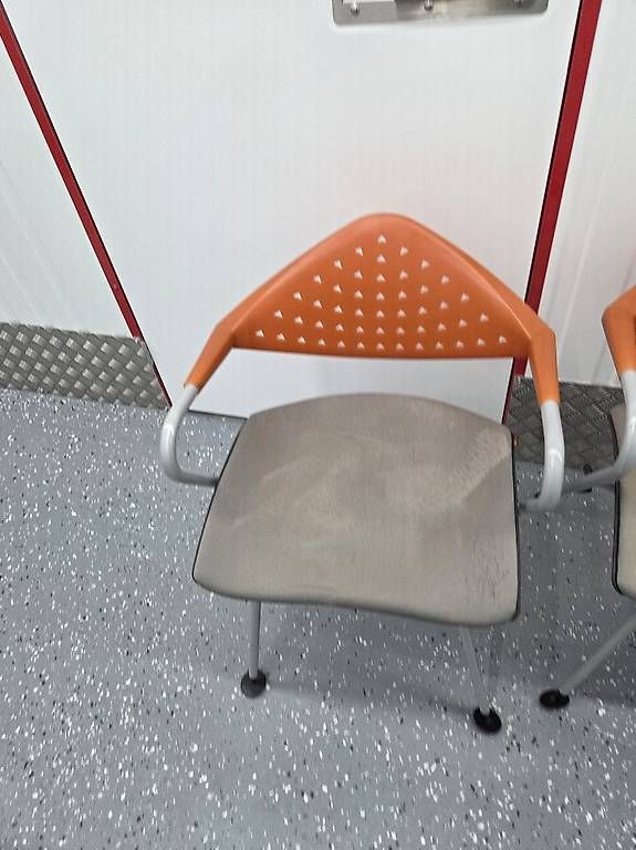 Sedie: 4 Stühle stapelbar – Usato da Horw venduto da phi_b6j9