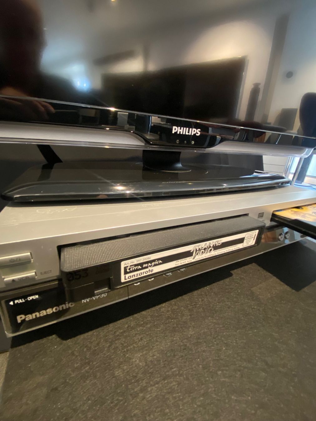 Panasonic Lecteur multimedia & Streamer: Philips TV mit DVD Video Kombi – Neuf (Voir description) à Würenlingen par Schneiderhifi 4