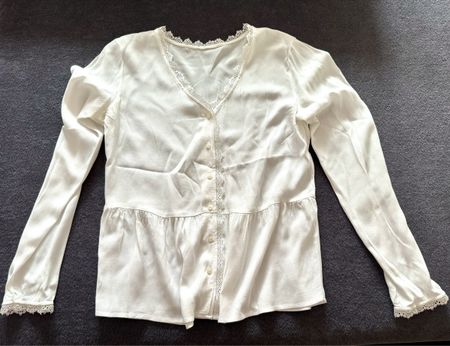 Lässige weisse Bluse mit Spitze, Grösse M