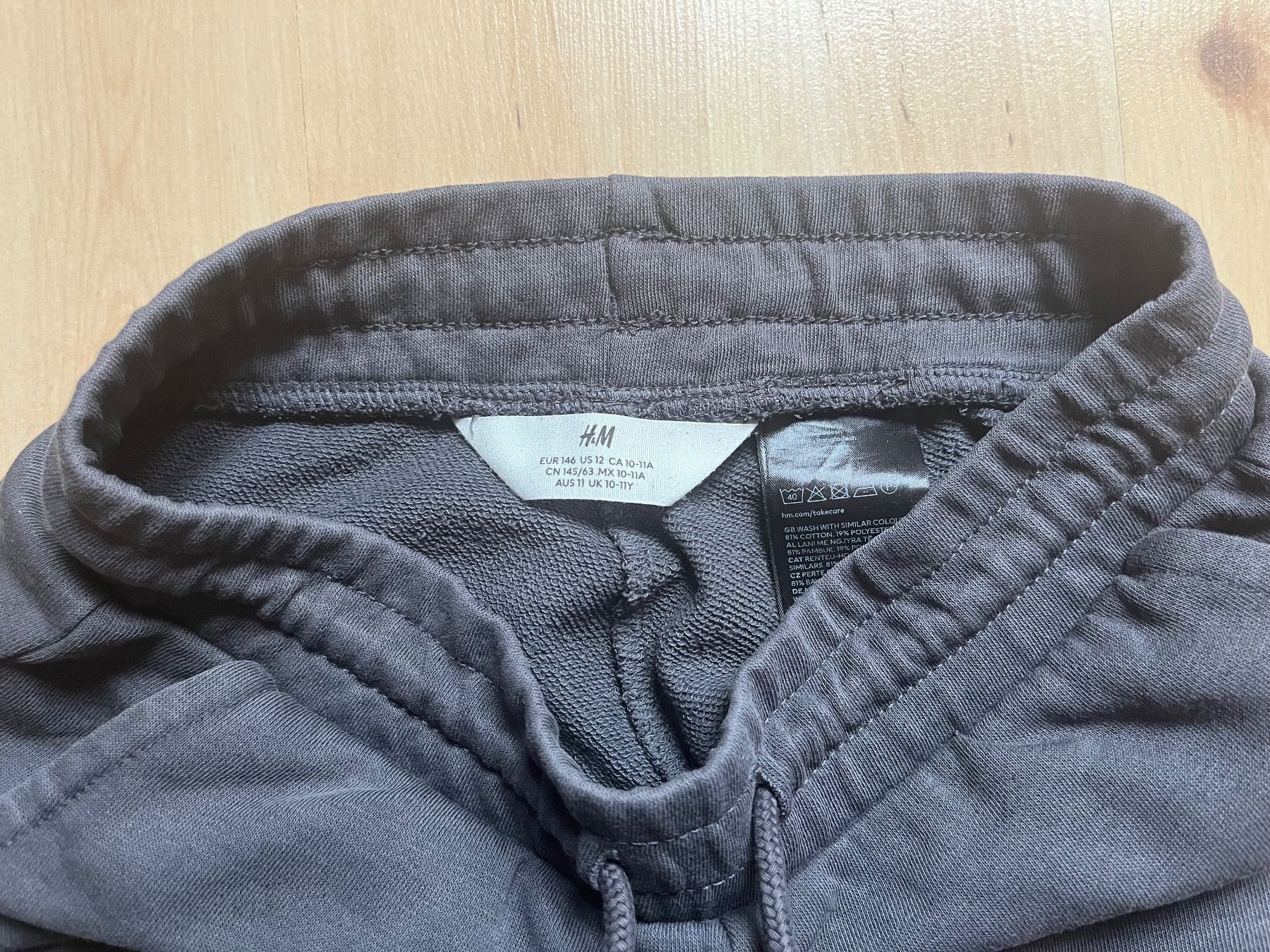 H&M Pantaloni: Shorts Gr 146 H+M – Usato da Schwanden GL venduto da Leemueller 2