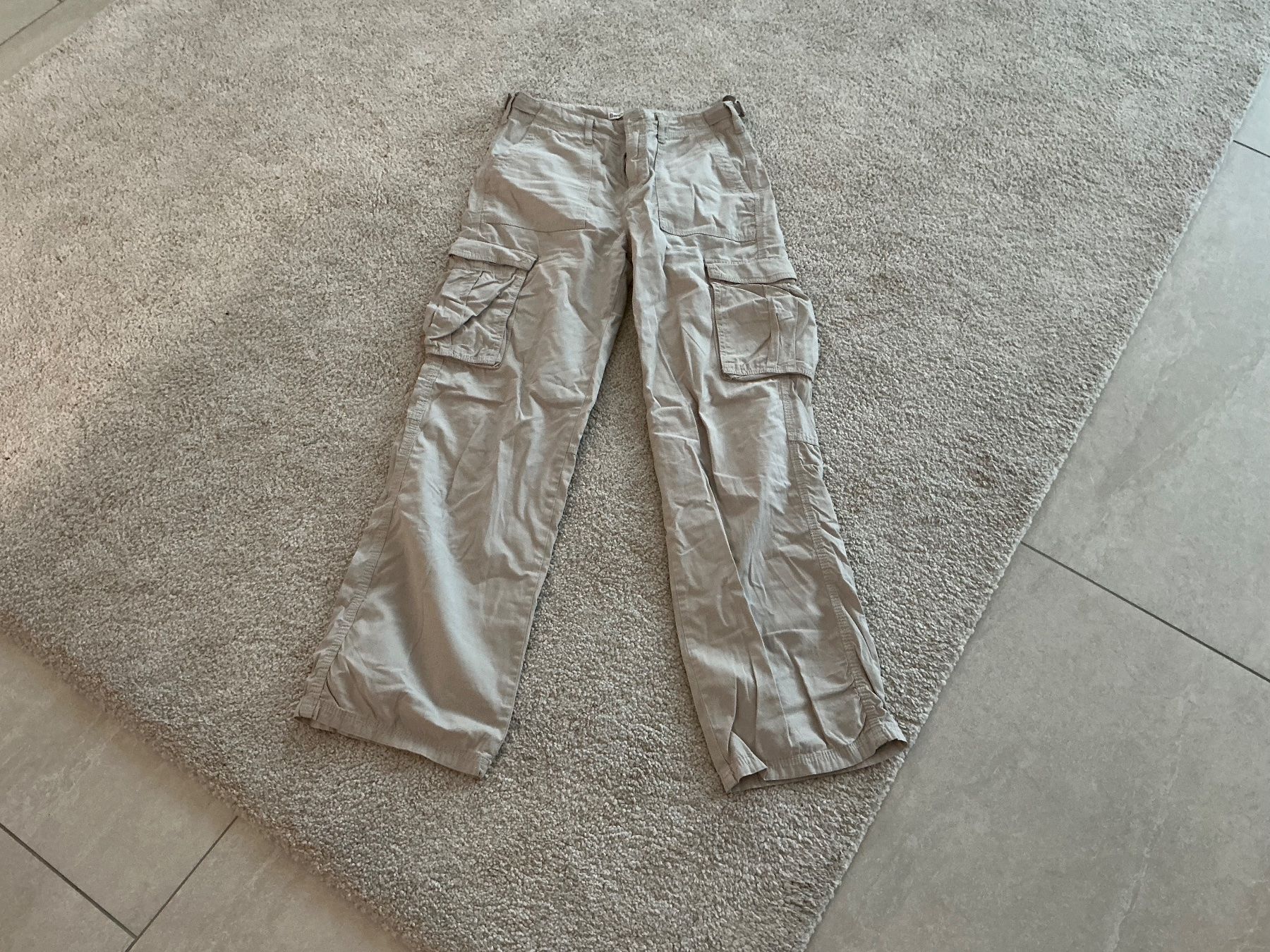 Bershka Pantaloni: Coole Cargo Hose, Beige, Grösse 38 - – Usato da Würenlos venduto da Chicca2004 3