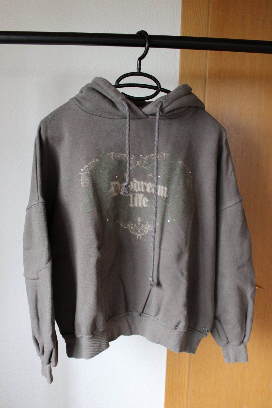 Pull&Bear Maglioni & Felpe: Kapuzenpullover Pull&Bear Daydream Life – Usato da Hombrechtikon venduto da lehnerrr 3